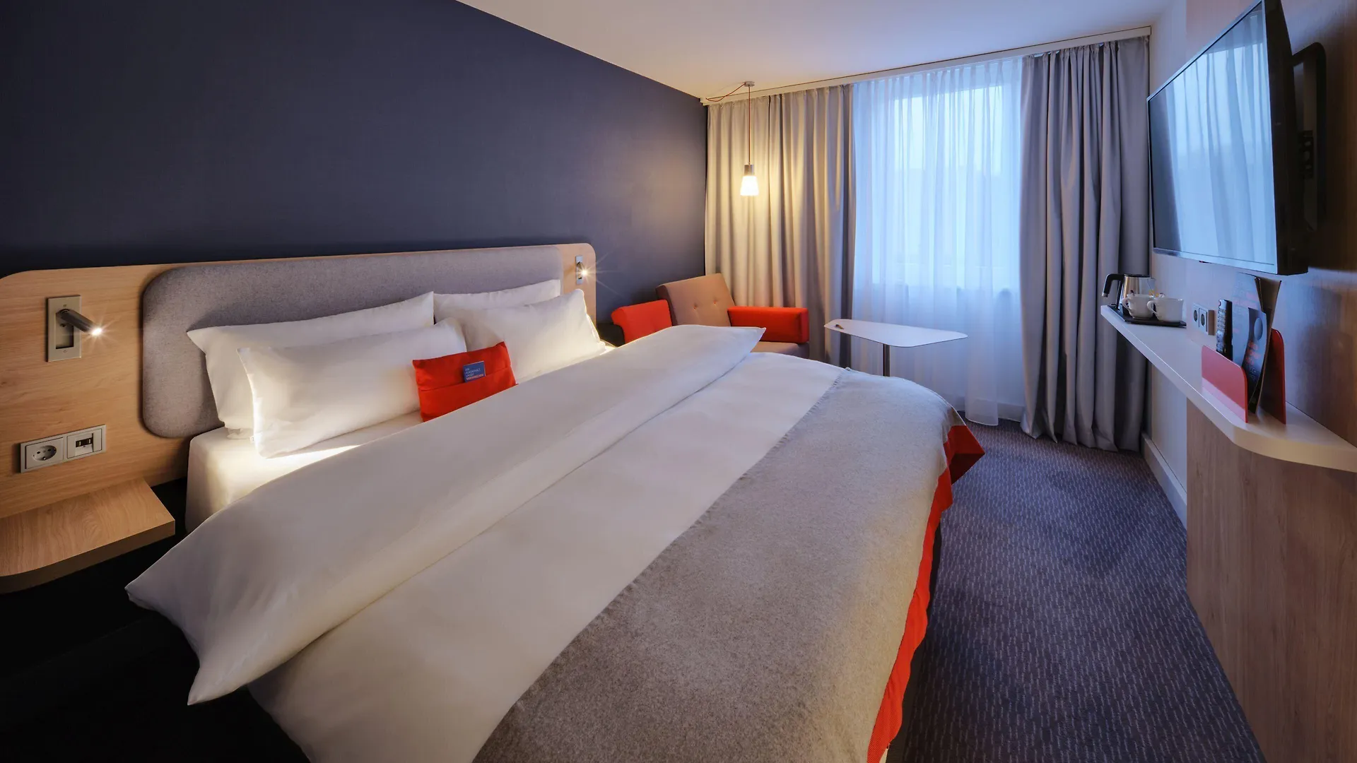 Staying Near Pützchen Markt: 8 Family Hotels Compared