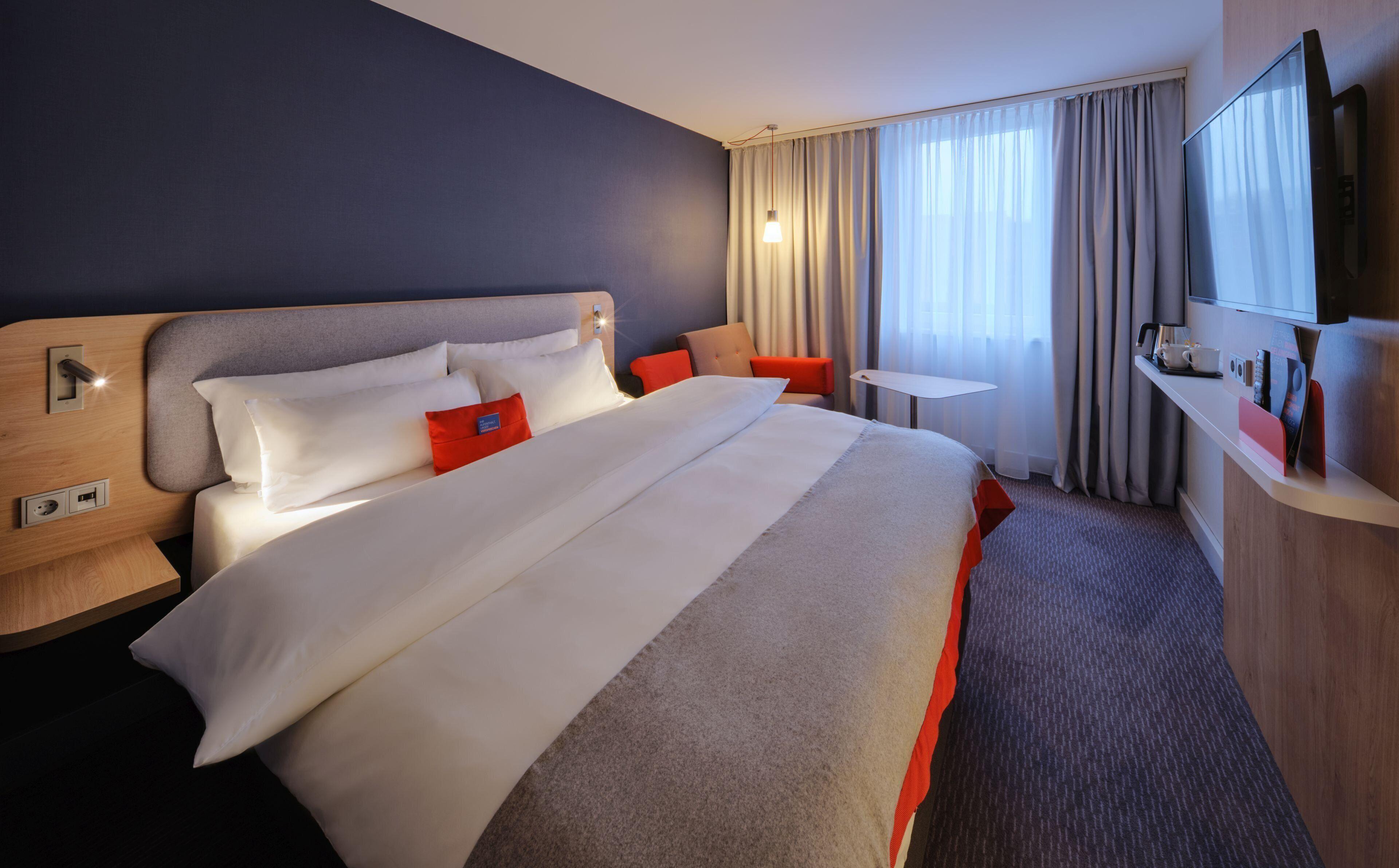 Staying Near Pützchen Markt: 8 Family Hotels Compared